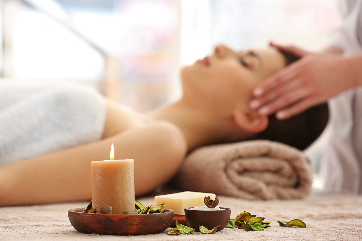 Combining the Arts of Massage and Aromatherapy