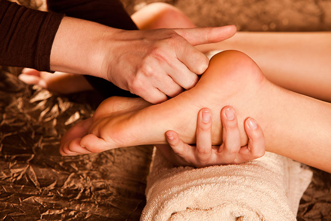 The 9 Benefits Of Foot Massage You Might Not Know About