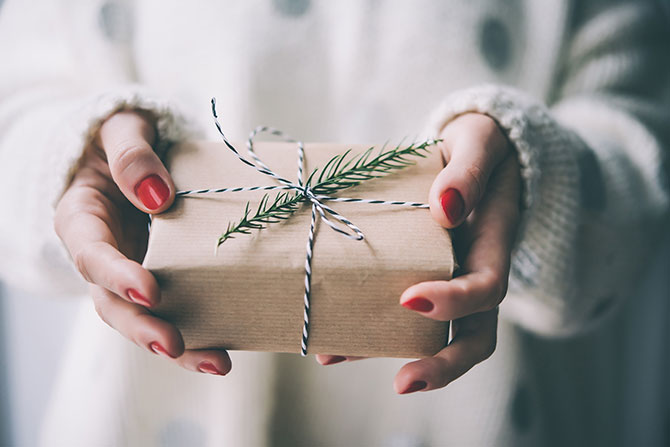 Gift Ideas to Give Your Massage Clients this Christmas